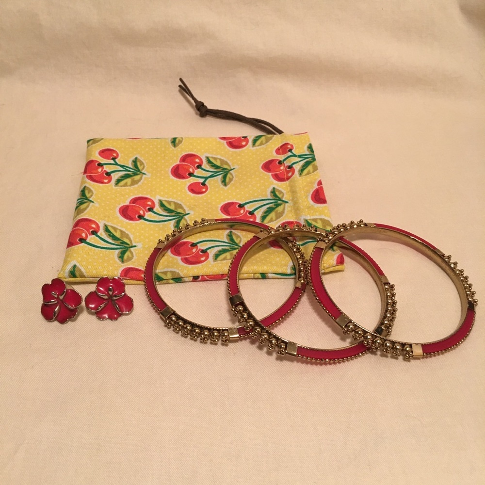 Red Hibiscus Earrings & Bangle Bracelets with Bag